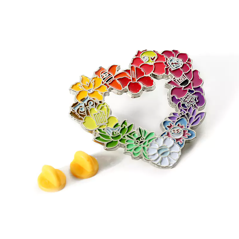 Wreath Shaped Enamel Hollowed Out Badge Pin
