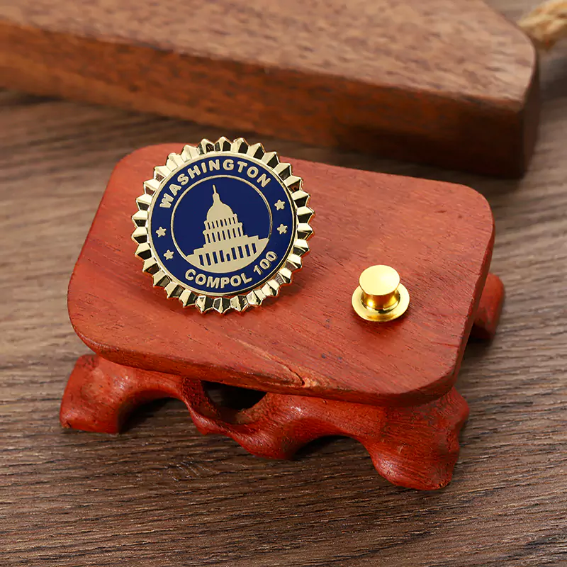 5701-5-Gear edge hard enamel logo clip with velvet cloth box