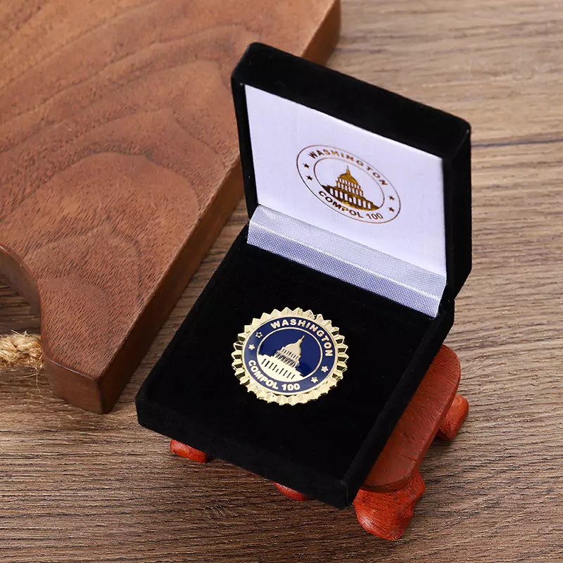 5701-6-Gear edge hard enamel logo clip with velvet cloth box
