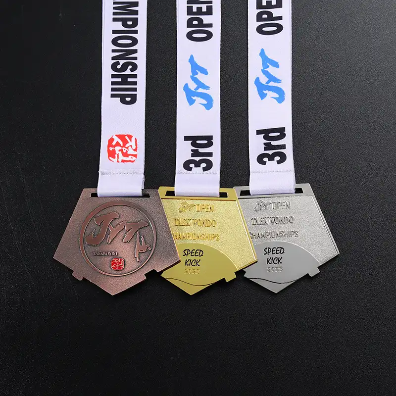 1045-8-Taekwondo Side Kick Medal