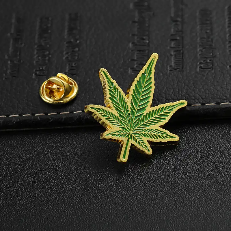 1514-4-Green Leaf Patterned Enamel Pin