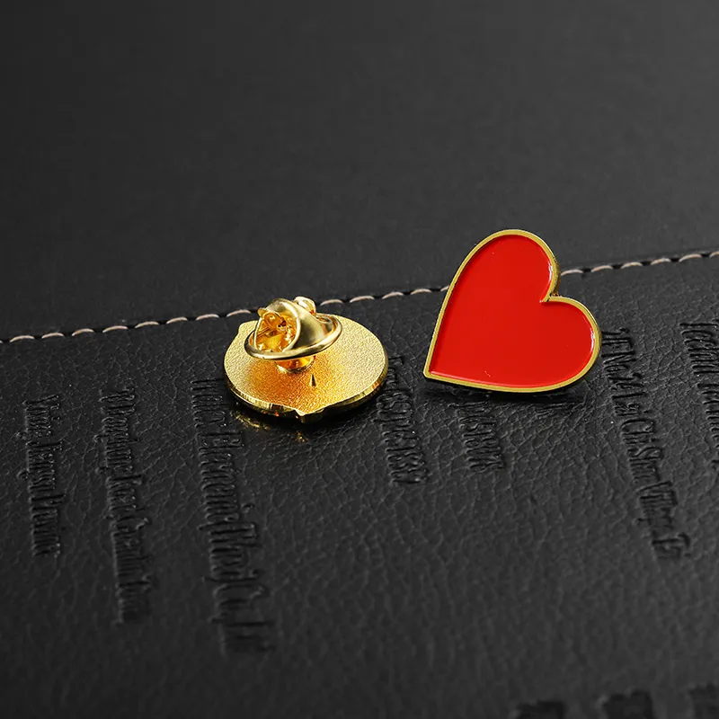 1523-6-Smiling and heart-shaped enamel badge